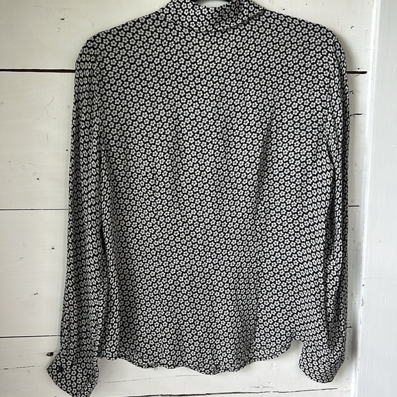 Ann Taylor 100% Silk Blouse - Size 8 - Picture 5 of 5